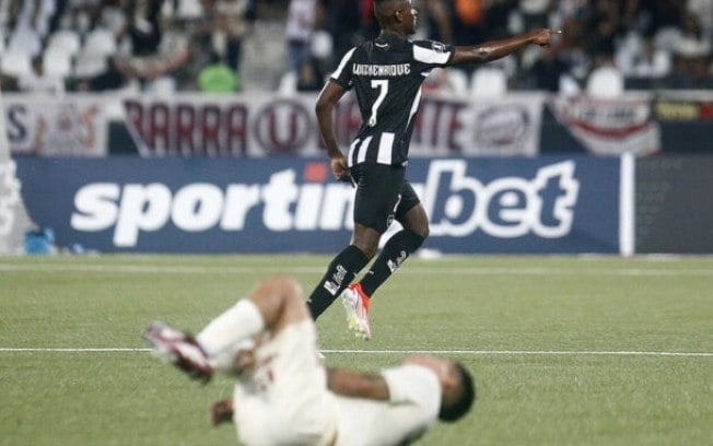 Atuações do Botafogo contra o Universitario: 45 minutos incontestáveis!