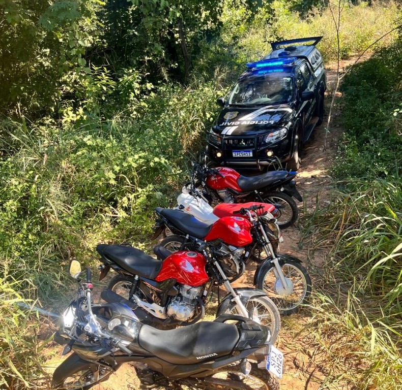 Polícia Civil recupera oito motocicletas furtadas de concessionária e detém quatro em flagrante