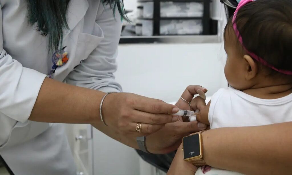 DISTRITO FEDERAL: Pais devem garantir proteção dos filhos contra a poliomielite